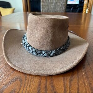 Jacaru Men's Brown Suede Hat with Braided Accent